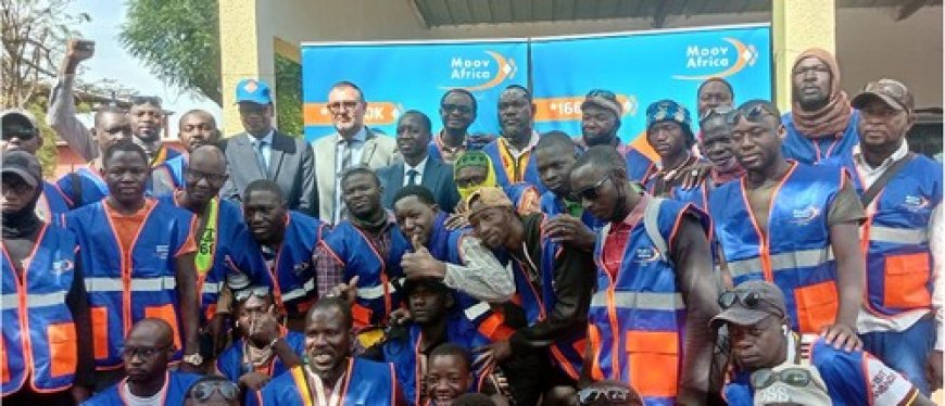 Avec le soutien de Moov Africa Malitel, Moov Money et  CIF assurances-vie 350 conducteurs de mototaxi formés en secourisme grâce à l'Ordre Souverain de Malte