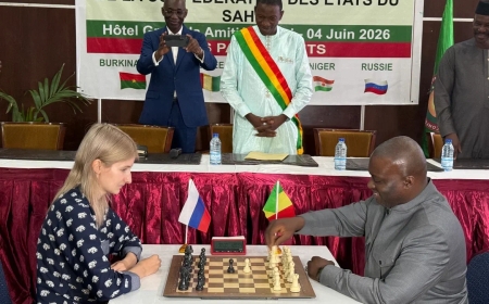 Une équipe russe participe au premier tournoi d’échecs de l’AES