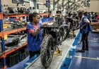En Afrique, les motos électriques inondent le marché, portées par la guerre au Moyen-Orient