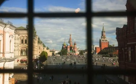 «De brefs contacts ont eu lieu»: L'UE rouvre discrètement un canal de dialogue avec le Kremlin