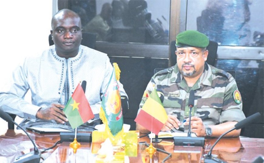 Coopération sécuritaire Mali-Burkina Faso : Le ministre Daoud Aly Ohammedine échange avec son homologue burkinabè
