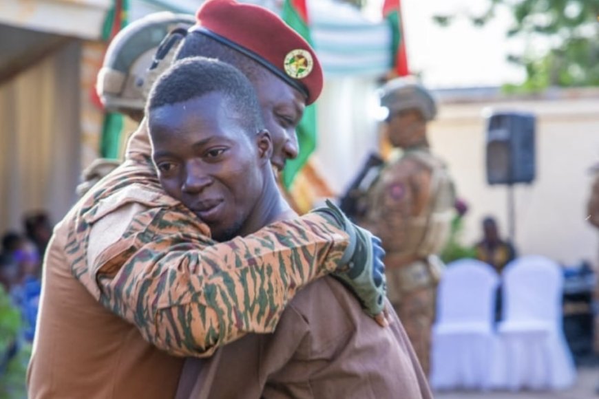 Les autorités du Burkina Faso ont officialisé le terme « camarade » comme formule d’adresse