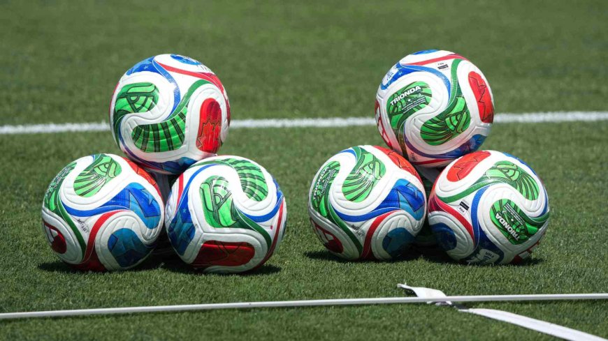 Football-L'arbitre somalien Artan, privé d'entrée aux USA, manquera ses débuts en Coupe du monde