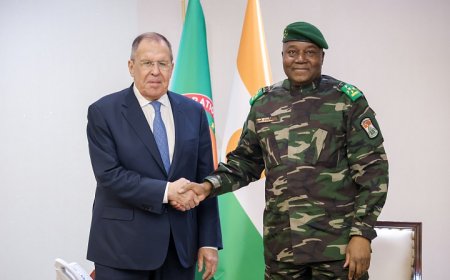 Au Niger, Sergueï Lavrov et Abdourahamane Tiani discutent des préparatifs du troisième sommet Russie-Afrique