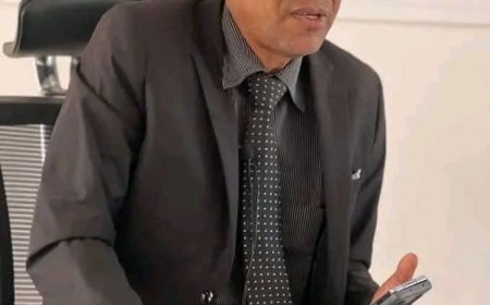 Mali : le parquet requiert un an de prison contre le journaliste Chahana Takiou