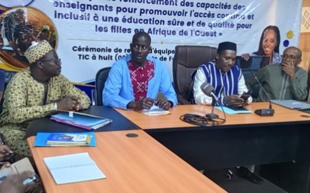 Cérémonie de remise d’équipements et de matériels des technologies de l’information et de la communication (TIC) à huit Instituts de Formation des Maîtres