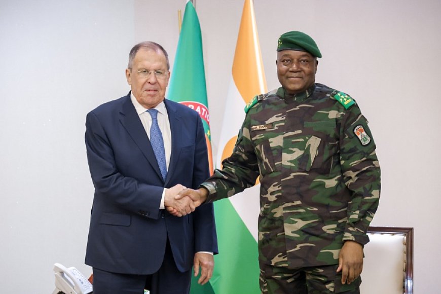 Au Niger, Sergueï Lavrov et Abdourahamane Tiani discutent des préparatifs du troisième sommet Russie-Afrique