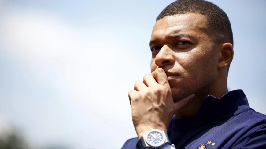 «Il mérite déjà sa place parmi les plus grands», Samuel Eto’o défend Mbappé