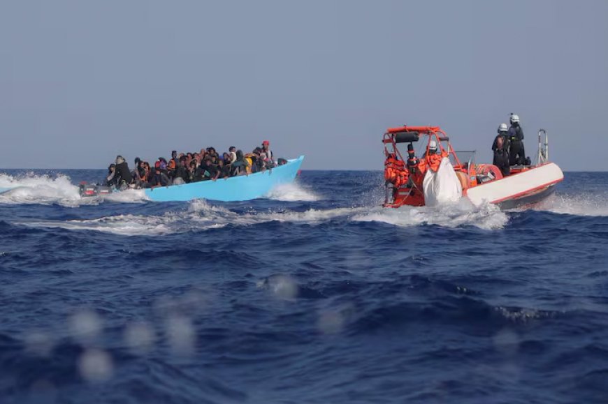 Un bateau avec 60 migrants à bord fait naufrage au large de la Libye