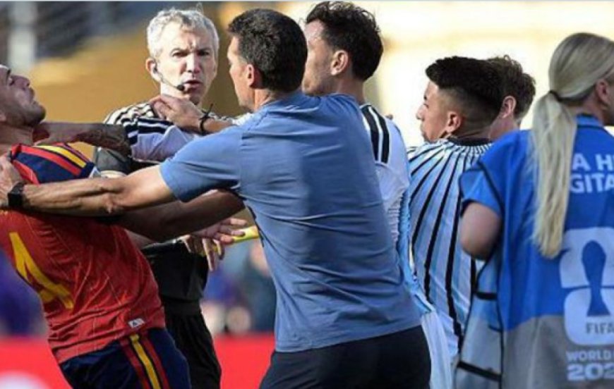 Vrai-faux carton rouge pour Paredes et bagarre générale : que s'est-il vraiment passé à la fin d'Espagne-Argentine à la Coupe du monde ?