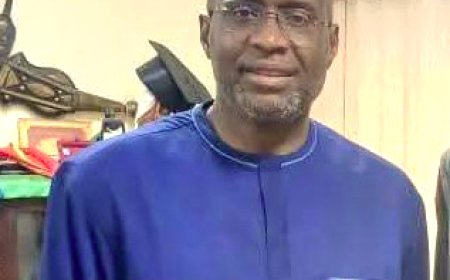 Moussa Mara libre et sort du silence : "je reste engagé pour le Mali’’ Un an jour pour jour après son arrestation.