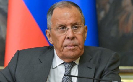 Lavrov : la France arme et finance directement des groupes armés au Sahel