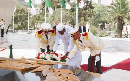 Mali-Algérie : Abdoulaye Maïga rend hommage aux martyrs algériens au Monument des Martyrs d’Alger