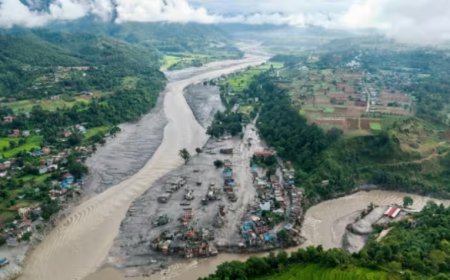Crue dévastatrice au Népal et en Chine : près de 400 morts, les secours recherchent plus de 1.400 disparus