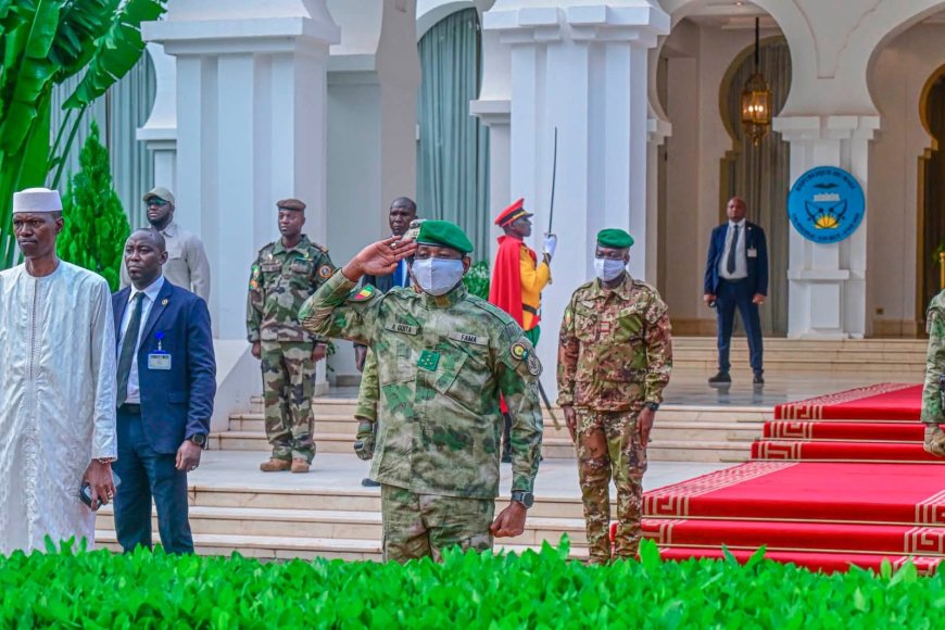 Palais de Koulouba : Assimi Goïta préside la traditionnelle cérémonie de montée des couleurs