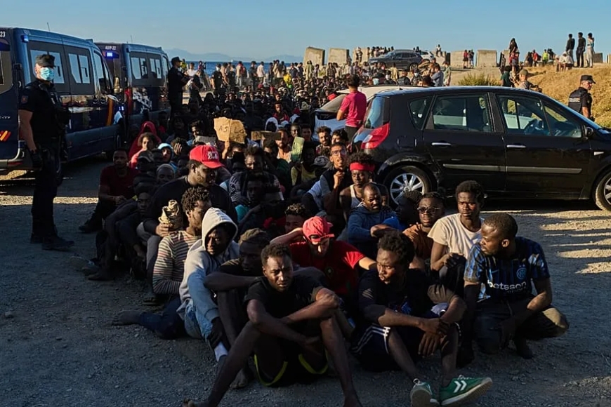 Le Maroc accuse l'Espagne de violences contre des migrants à Ceuta et revendique sa souveraineté