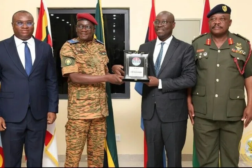 Le Burkina Faso et le Ghana signent un accord de coopération dans le secteur de la défense