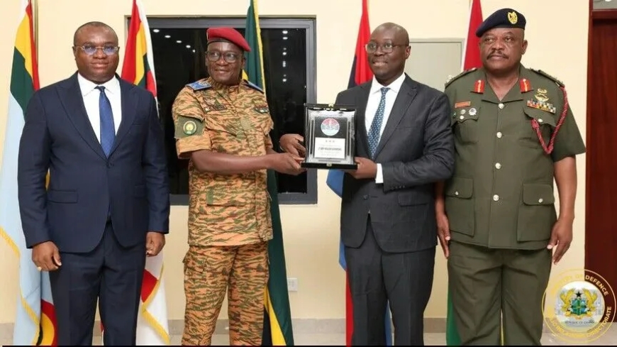 Le Burkina Faso et le Ghana signent un accord de coopération dans le secteur de la défense