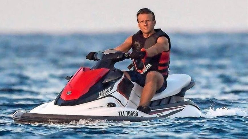 La gauche explose: La France brûle, Macron fait du jet-ski: la photo qui déclenche la polémique