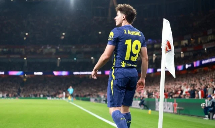 Mercato : Julian Alvarez met un coup de poignard au FC Barcelone