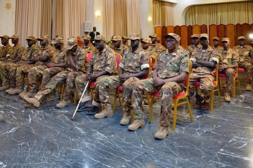 Armée : Le Président Assimi Goita reçoit les 82 soldats libérés : « Aucun militaire ne sera laissé derrière »