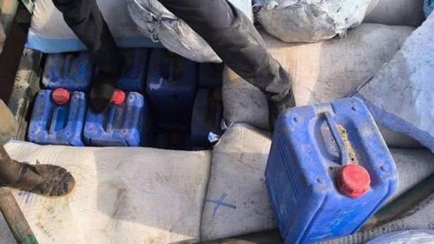 Douanes : des huiles lubrifiantes et des motos saisies sous des sacs de son de maïs