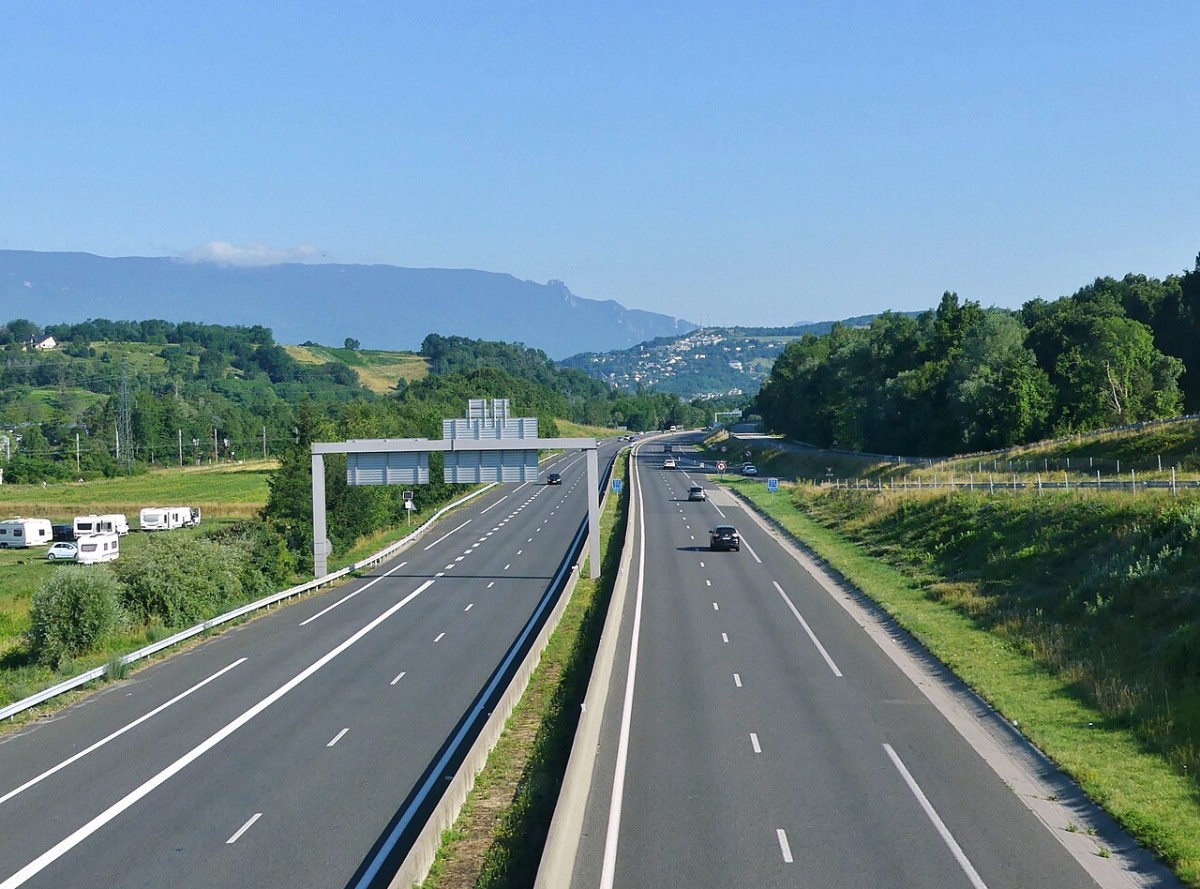 France : vers une hausse de la taxe sur les autoroutes et les aéroports en 2027