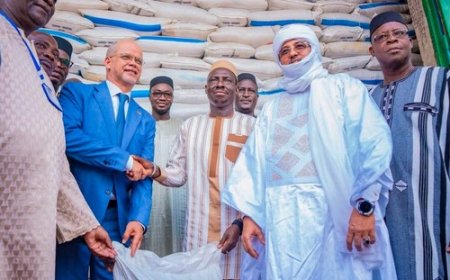 Sur haute décision du Roi Mohammed VI  et du général d'armée Assimi Goïta :  Le Royaume du Maroc offre 1000 tonnes d'engrais aux producteurs maliens !