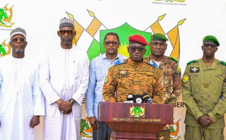 Le Burkina et le Mali réaffirment leur solidarité à Niamey