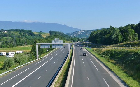 France : vers une hausse de la taxe sur les autoroutes et les aéroports en 2027