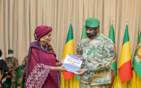 Mali : Assimi Goïta reçoit le rapport 2025 du Médiateur de la République et appelle à renforcer l’écoute des citoyens