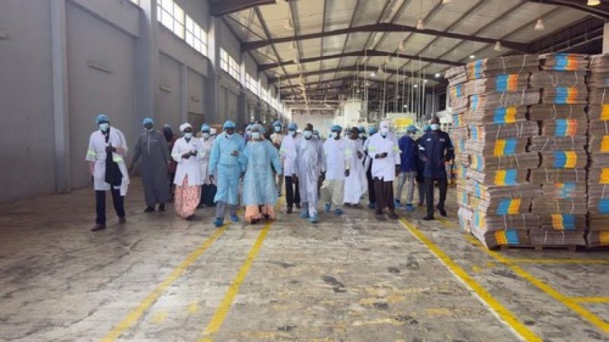 Visite de la ministre de l’Entrepreneuriat national à Sonalim : Oumou Sall Seck salue l’engagement des entrepreneurs nationaux pour la souveraineté économique et la création d’emplois