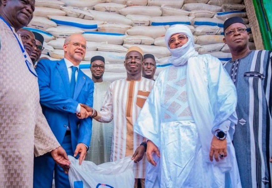 Sur haute décision du Roi Mohammed VI  et du général d'armée Assimi Goïta :  Le Royaume du Maroc offre 1000 tonnes d'engrais aux producteurs maliens !