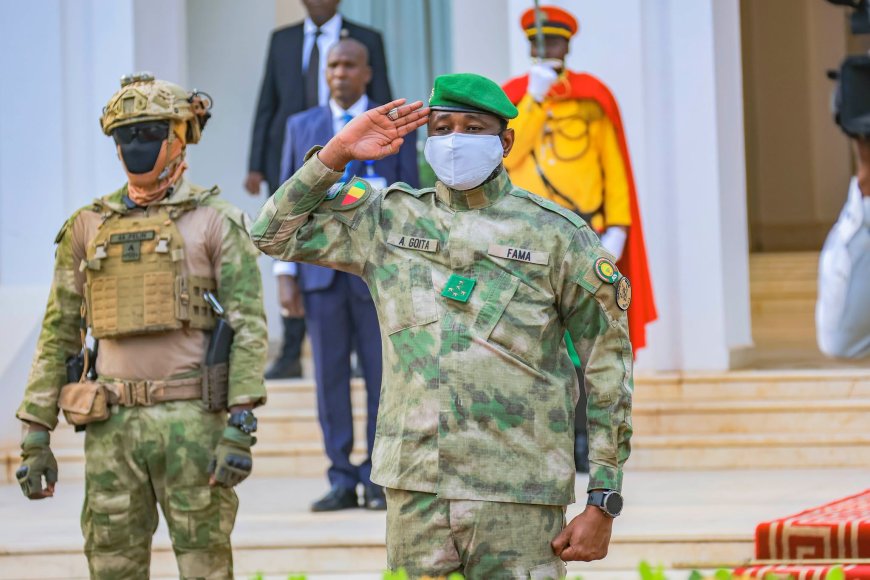 Koulouba : Assimi Goïta préside la traditionnelle cérémonie de montée des couleurs