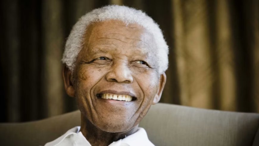 «Biens patrimoniaux»: L'Afrique du Sud veut empêcher une vente d'objets de Nelson Mandela