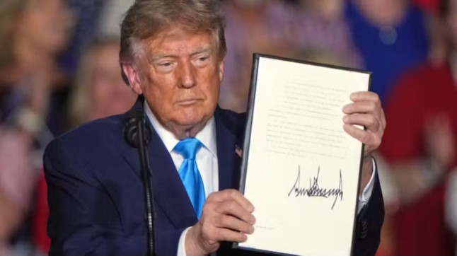 Sanctions contre la Russie: Trump prend une décision pour «l'intérêt national»