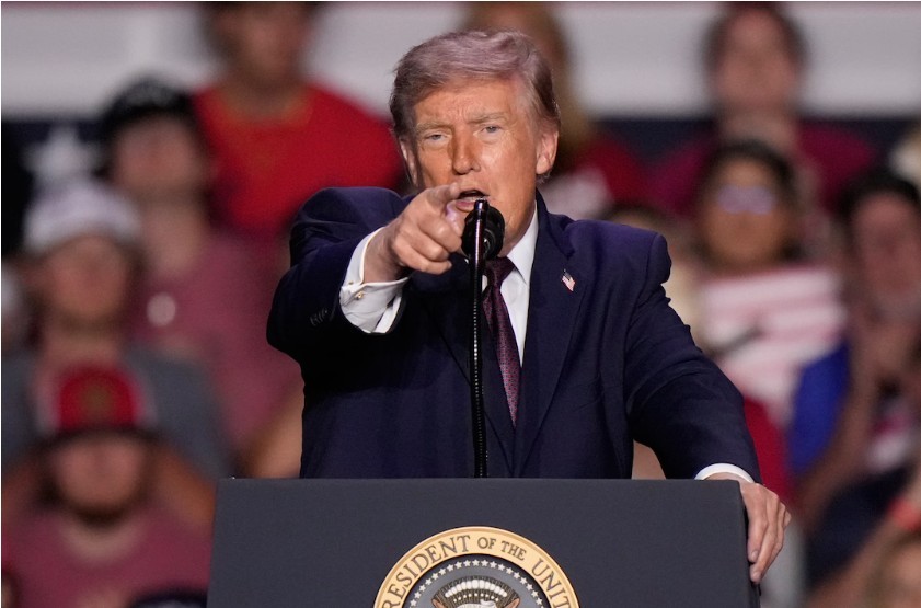 Marche arrière enclenchée: Trump revient sur sa menace d’interdire les exportations de diesel vers l’Europe