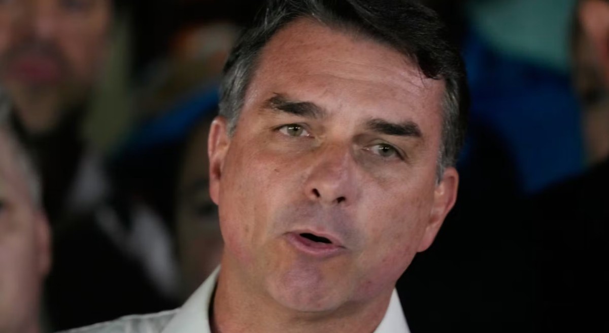 Possibilité de fuite Les passeports de Flavio Bolsonaro ont été annulés