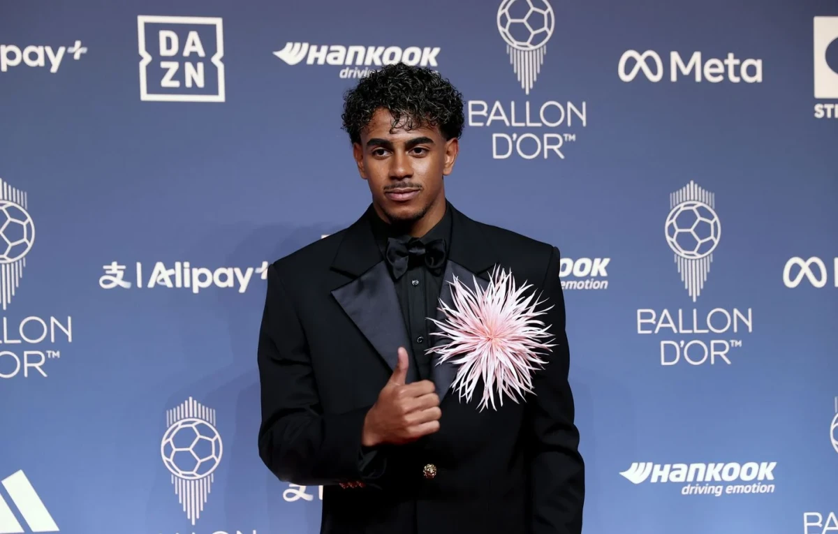 Pas de Ballon d’Or mais stylé… On vous en dit plus sur le costume de Lamine Yamal