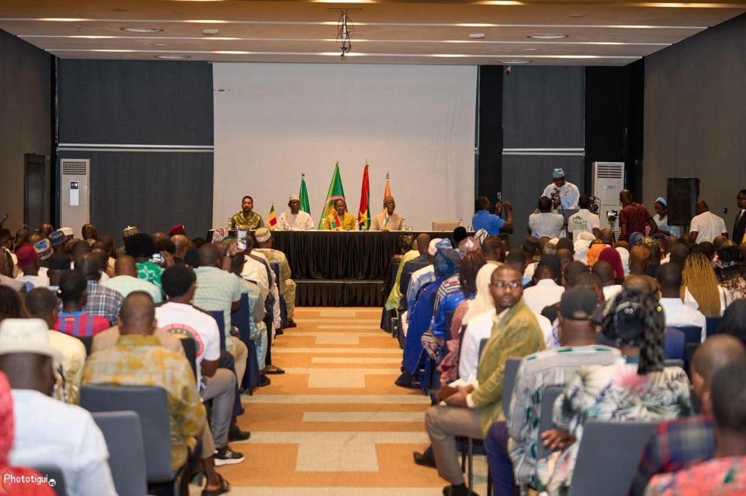 Dakar : La délégation ministérielle de l’AES échange avec la communauté confédérale du Sénégal