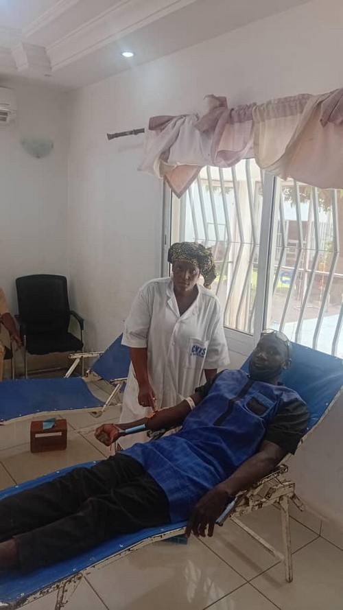 Bamako : une journée de don de sang en soutien aux FAMa