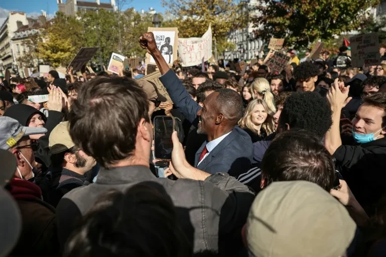 Bally Bagayoko, un maire au milieu de la révolte lycéenne