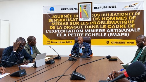 Orpaillage clandestin : face aux ravages de la drague, les autorités mobilisent la presse