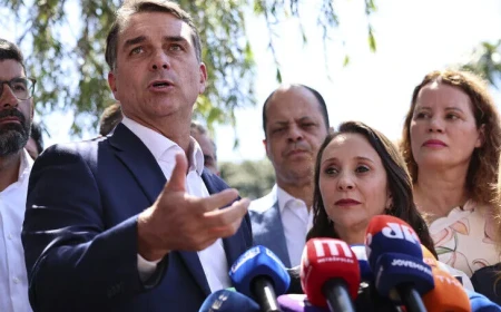 Brésil : Flavio Bolsonaro crédité de 53 % des voix contre 47 % pour Lula au second tour, selon un sondage
