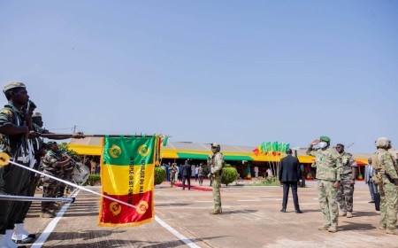 Service national des jeunes : 2 400 recrues, dont 800 femmes, présentées au drapeau devant Assimi Goïta