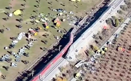 Une collision entre deux trains fait au moins 50 morts en Espagne