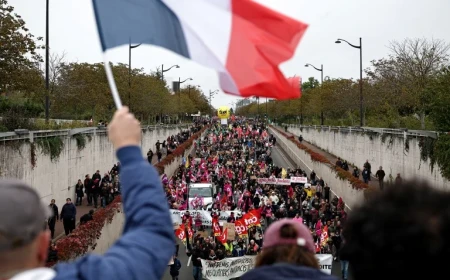 Des affrontements ont éclaté à Paris et dans d'autres villes dans un contexte de nouvelles manifestations.