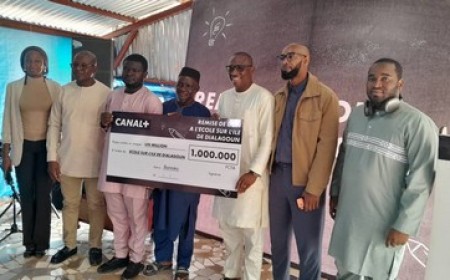 île Dialagoun : Canal+ Mali offre 225 kits scolaires et un chèque d’un million de FCFA