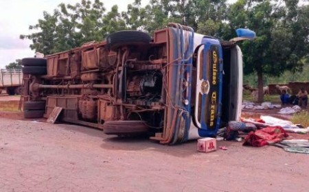 BLA: Un mort et 30 blessés dans le renversement d’un car sur la RN6