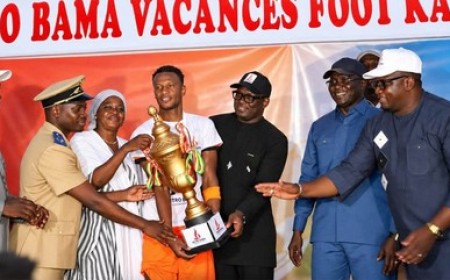 Petro Bama Vacances Foot A Kati :   Cheick Oumar Karagnara célèbre la jeunesse et le sport